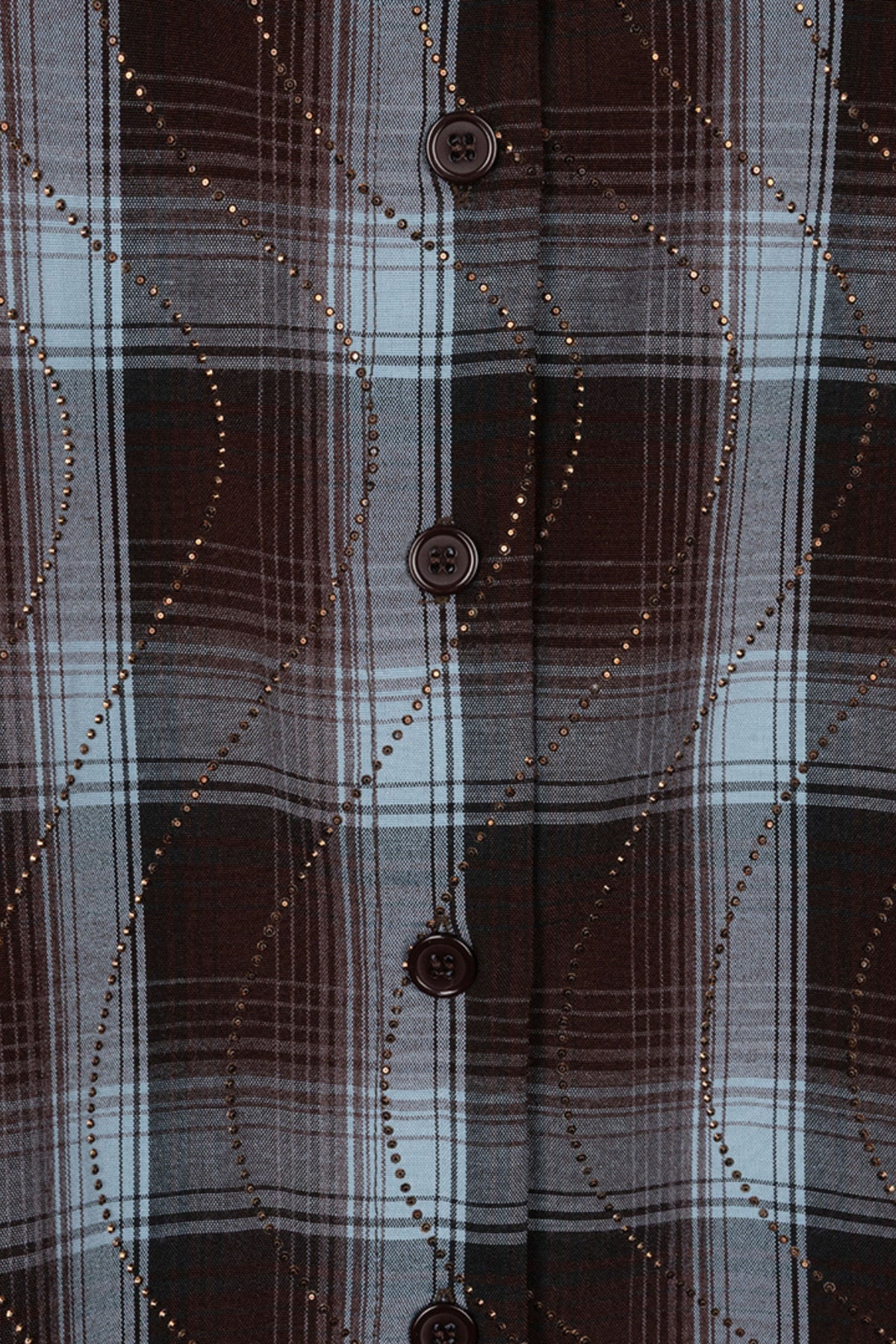 Blouse van EsQualo met ruitpatroon en strassprint, model W26.28723, gedragen door model op foto.