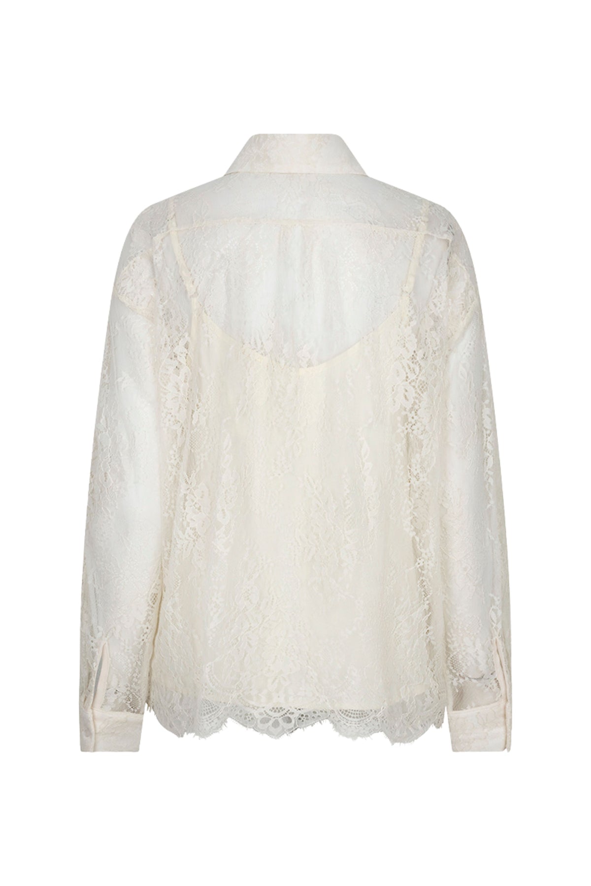Oversized lila kanten blouse van EsQualo met wijde pasvorm en elegante details, gedragen door een model.