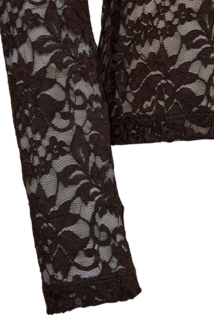 Freequent Top Fqsaldo Mole 211541, close-up van de stijlvolle, goudkleurige top met elegante details en zachte stof.
