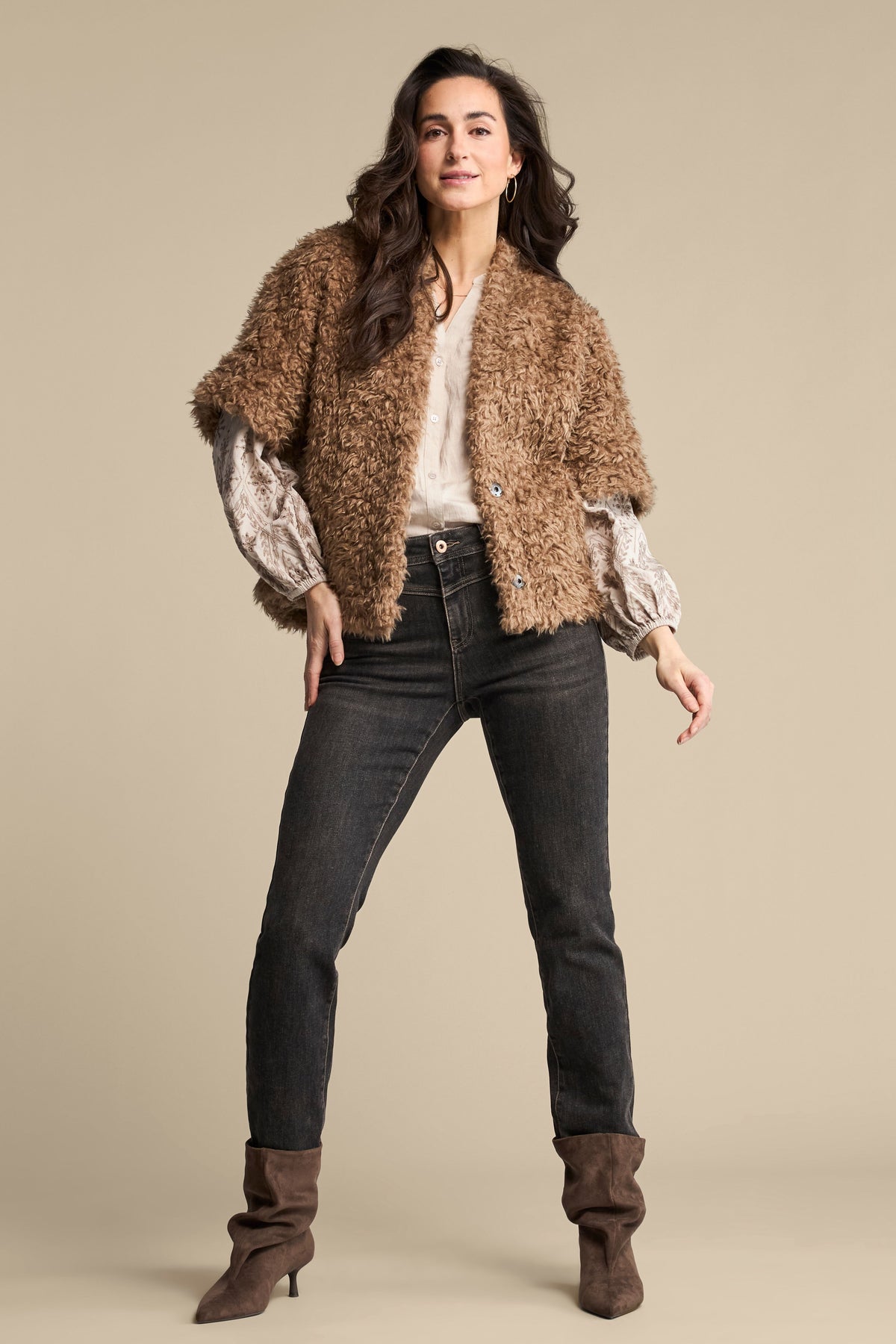 Relaxed bruine overdye broek van Red Button met getinte stof en comfortabele pasvorm, zichtbaar op de afbeelding.
