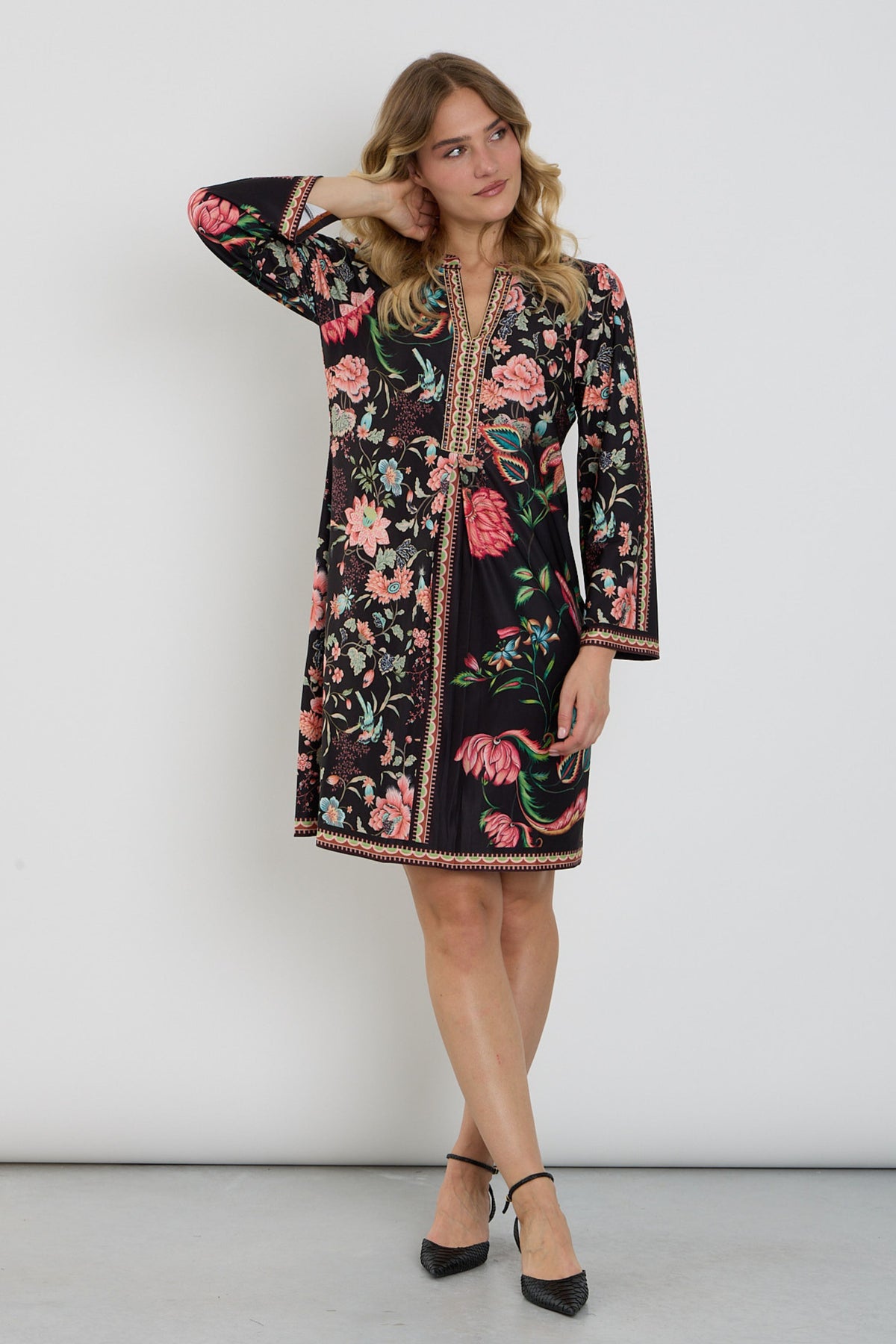 K-design bloemenprint jurk met lange mouwen en vloeiende pasvorm, modieus en perfect voor lente en zomer.