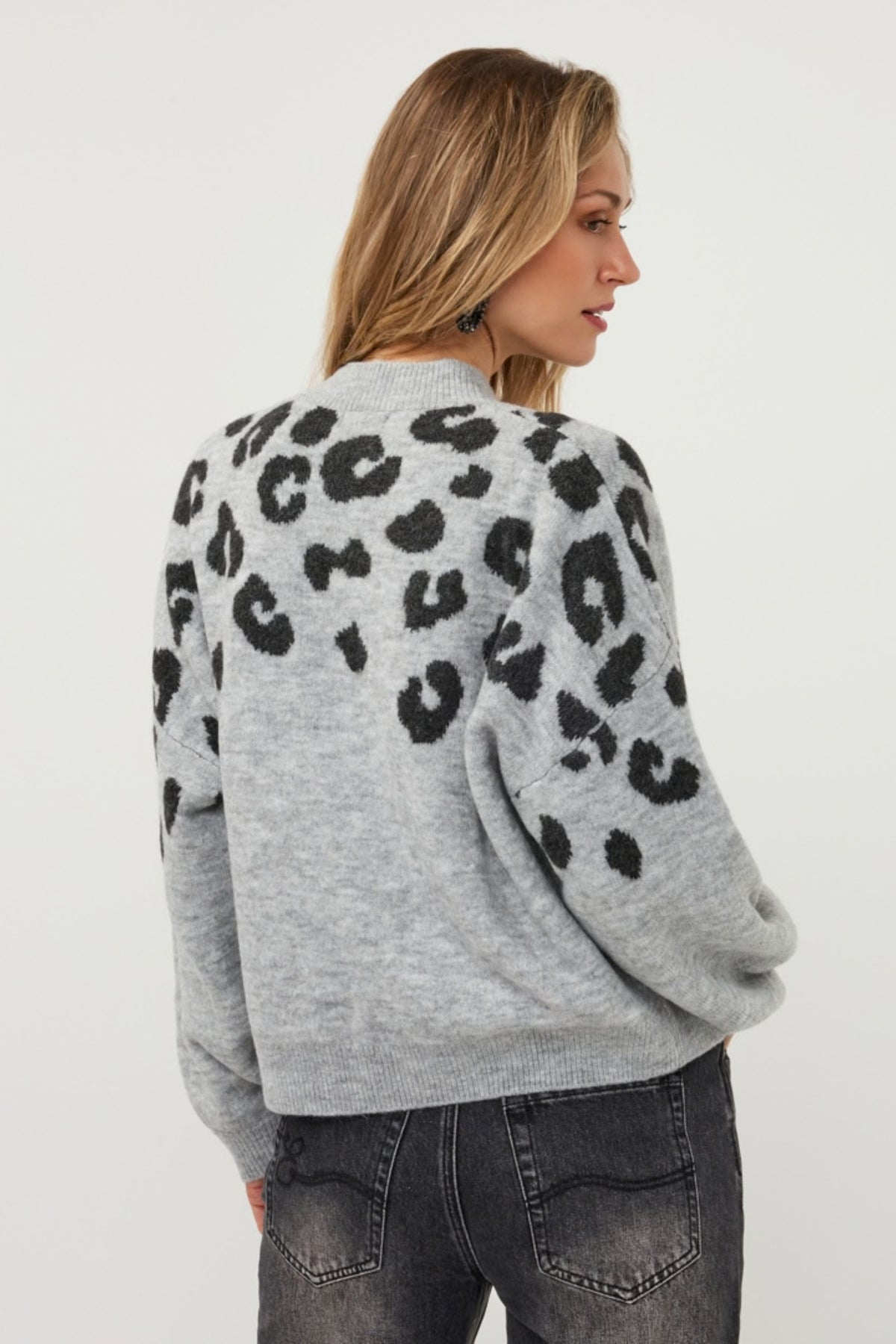 Lichte grijze melange leopard trui van EsQualo, comfortabel en stijlvol voor casual draagmomenten.