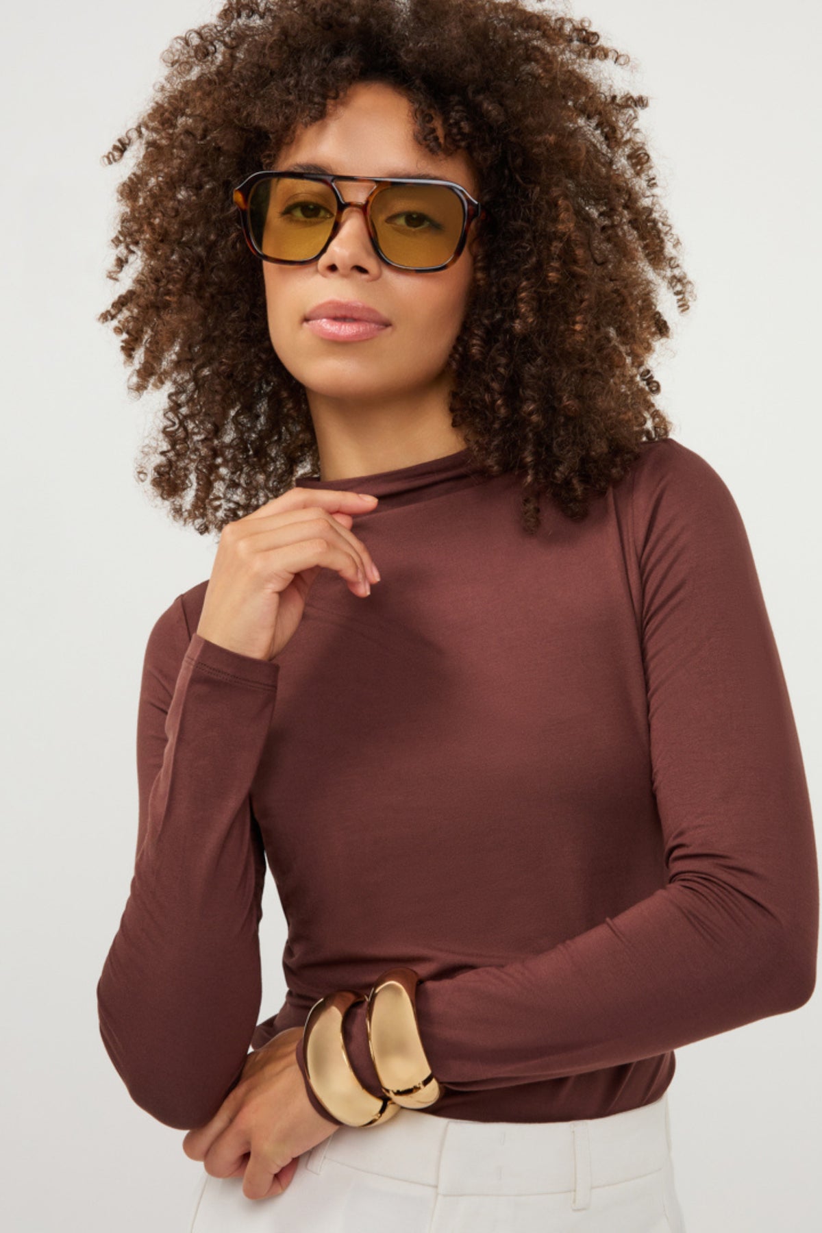 EsQualo Top Turtle Basic Coffee, modieus damestop in zwart met turtle print en comfortabele pasvorm.