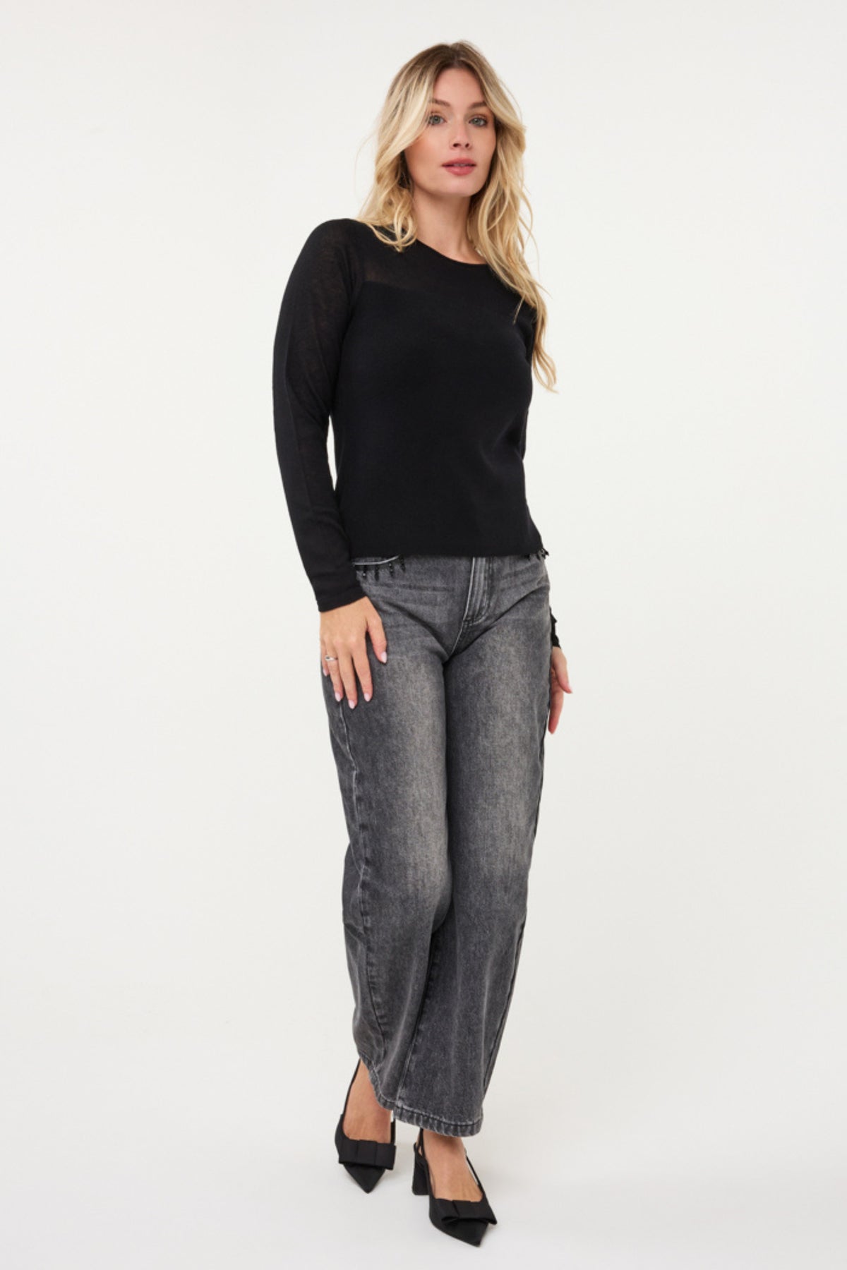 Zwarte wollen mix trui van EsQualo, damesmodel met ronde hals en lange mouwen, geschikt voor casual en comfortabele outfits.