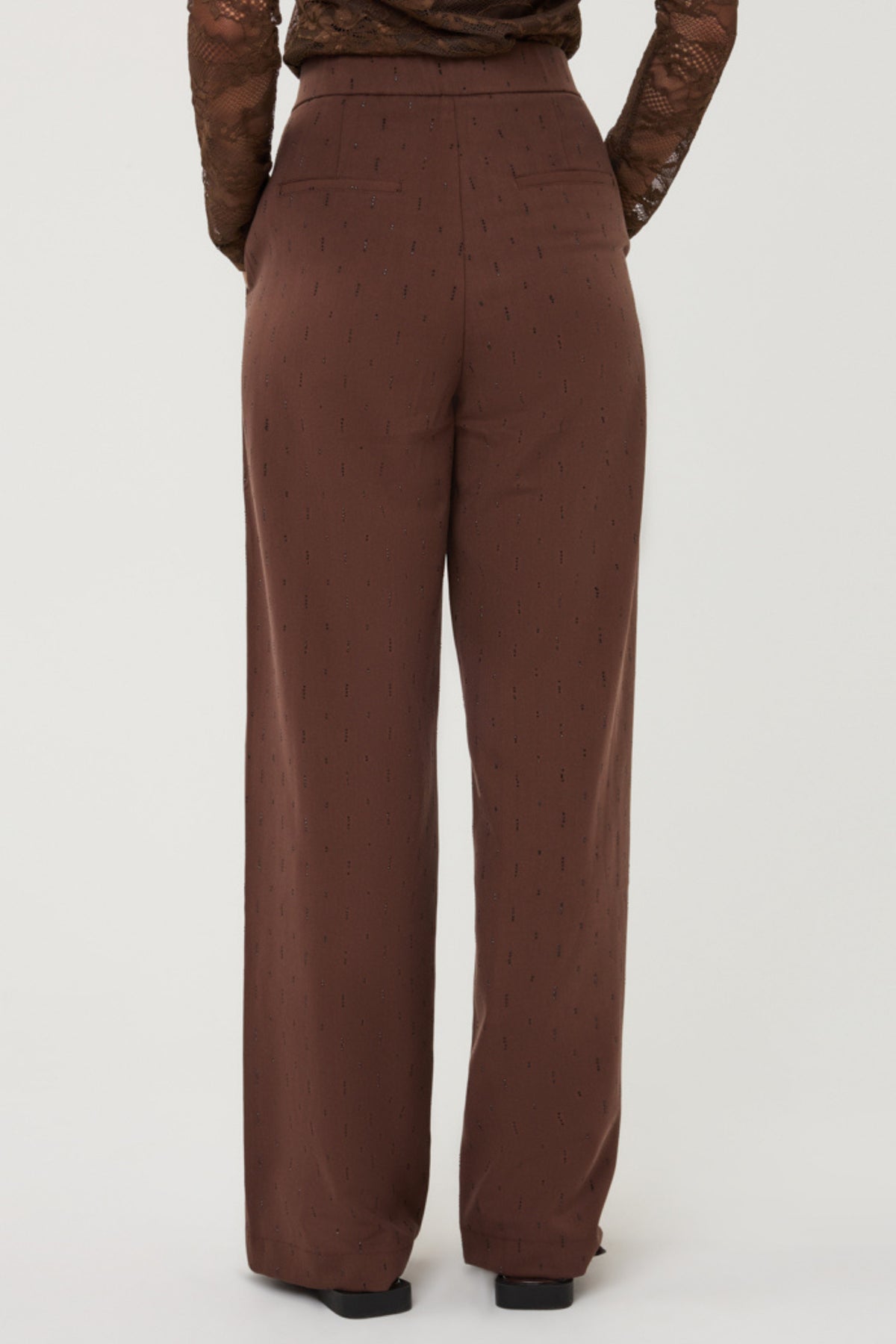 Donkere broek van EsQualo met glinsterende strasssteentjes, model Monique, met een stijlvolle en comfortabele pasvorm.