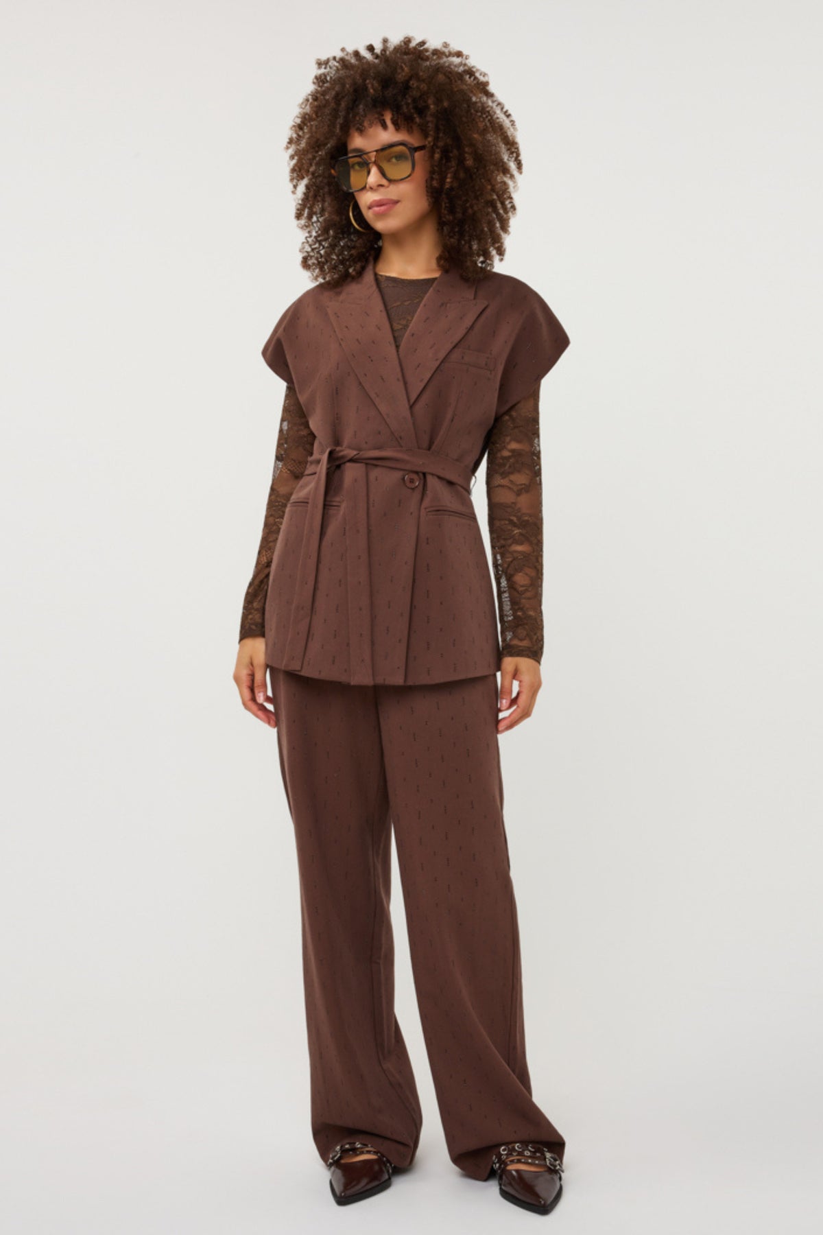 Gilet met fonkelende rhinestones van EsQualo, koffiebruine kleur, modieus en elegant voor dames.