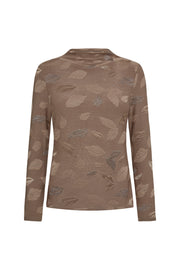 Taupe top van Freequent, Fqisko Desert 212074, met comfortabel ontwerp en modieuze uitstraling, zichtbaar in de afbeelding.
