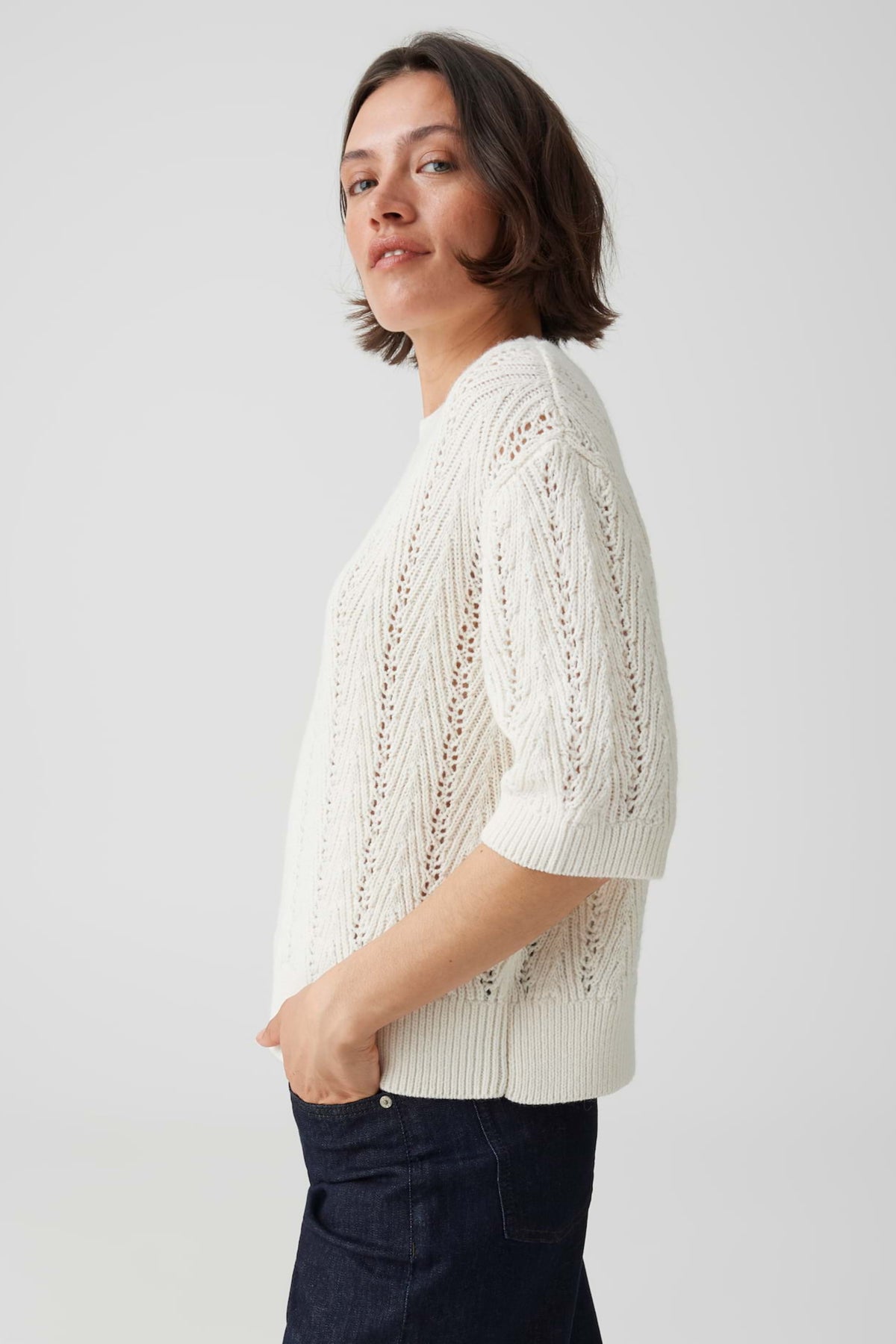 Lichte katoenen T-shirt van Opus met een eenvoudige, stijlvolle pasvorm en een ronde hals voor casual draagcomfort.