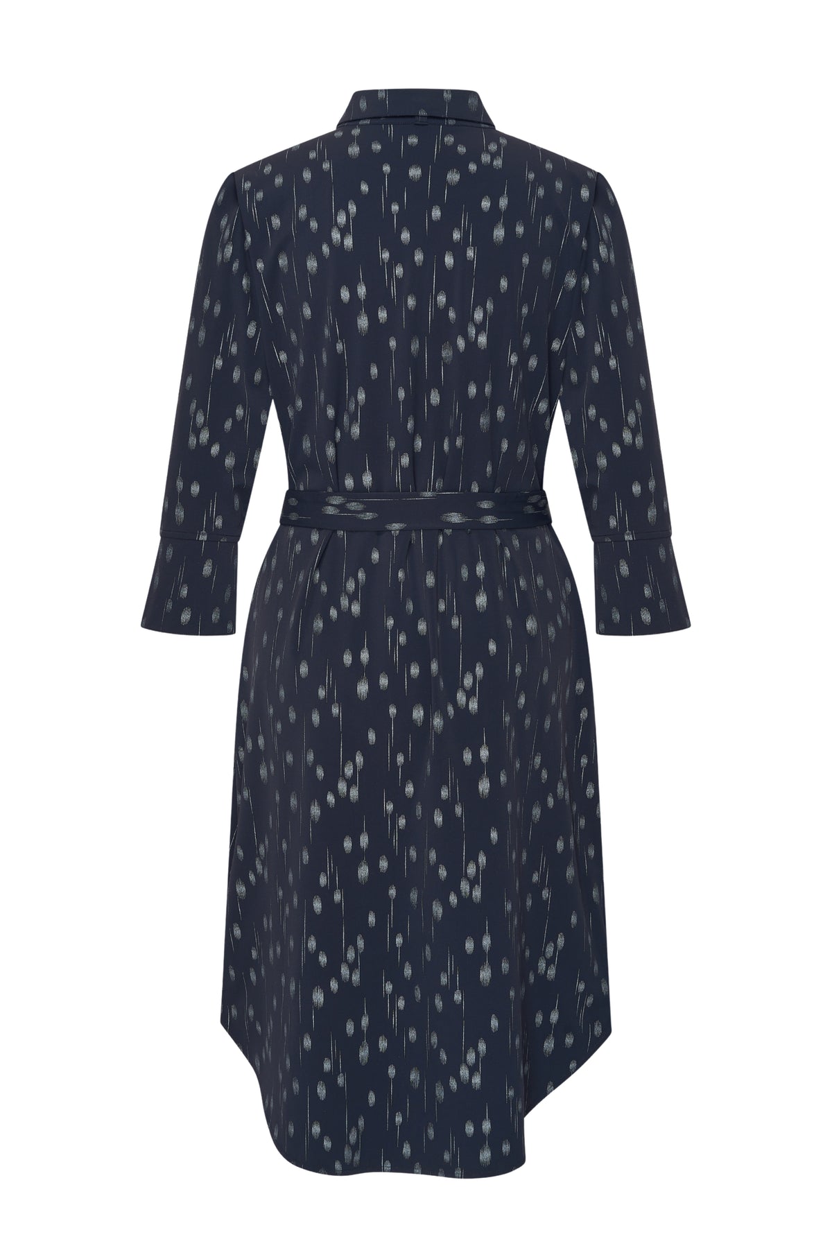 Zwarte travel jurk van Mi Piace met witte dots en foil print, elegante en comfortabele zomerjurk voor dames.