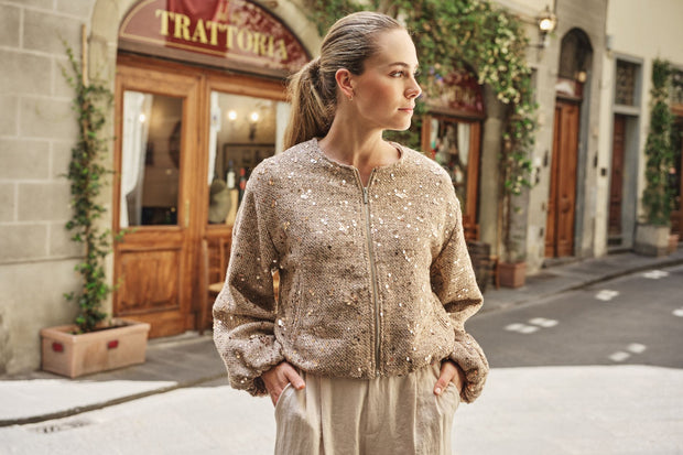 <h6><a href="/collections/nukus" title="Nukus">Stap stijlvol het nieuwe seizoen in ></a></h6>