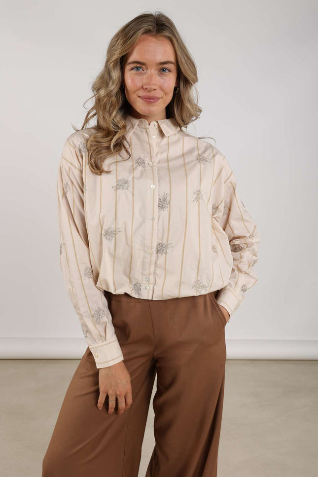 Blouse Lara Embroidery Sand NKF02055