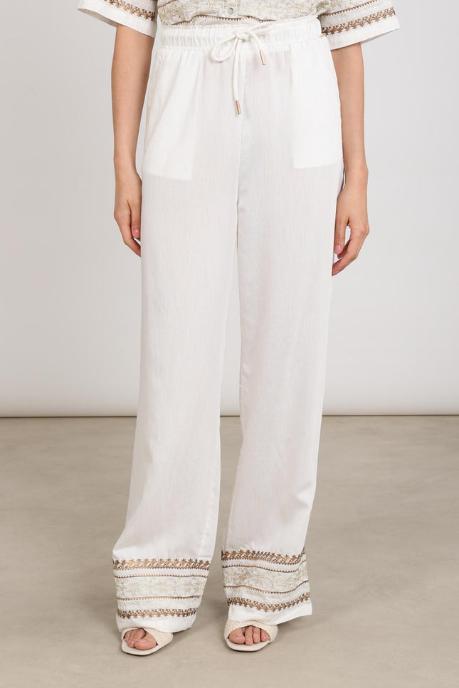 Nukus Broek Valerie Embroidery Offwhite Camel NKS09049 Stretchshop.nl
