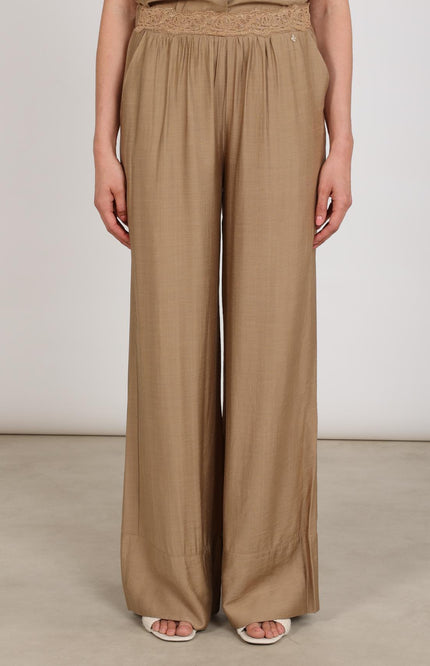 Nukus Broek Merel Camel NKS09070 Stretchshop.nl