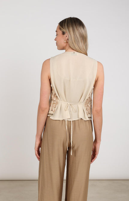 Nukus Gilet Momo Embroidery Sand NKS08027 Stretchshop.nl