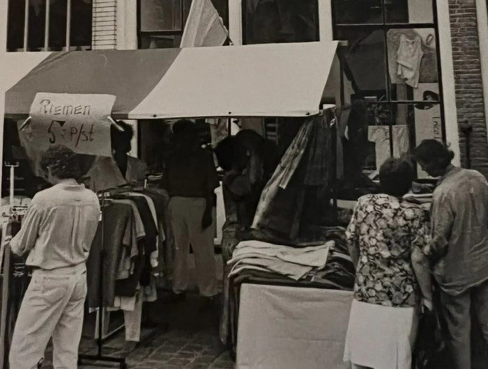 <h2><em>Offline</em></h2>