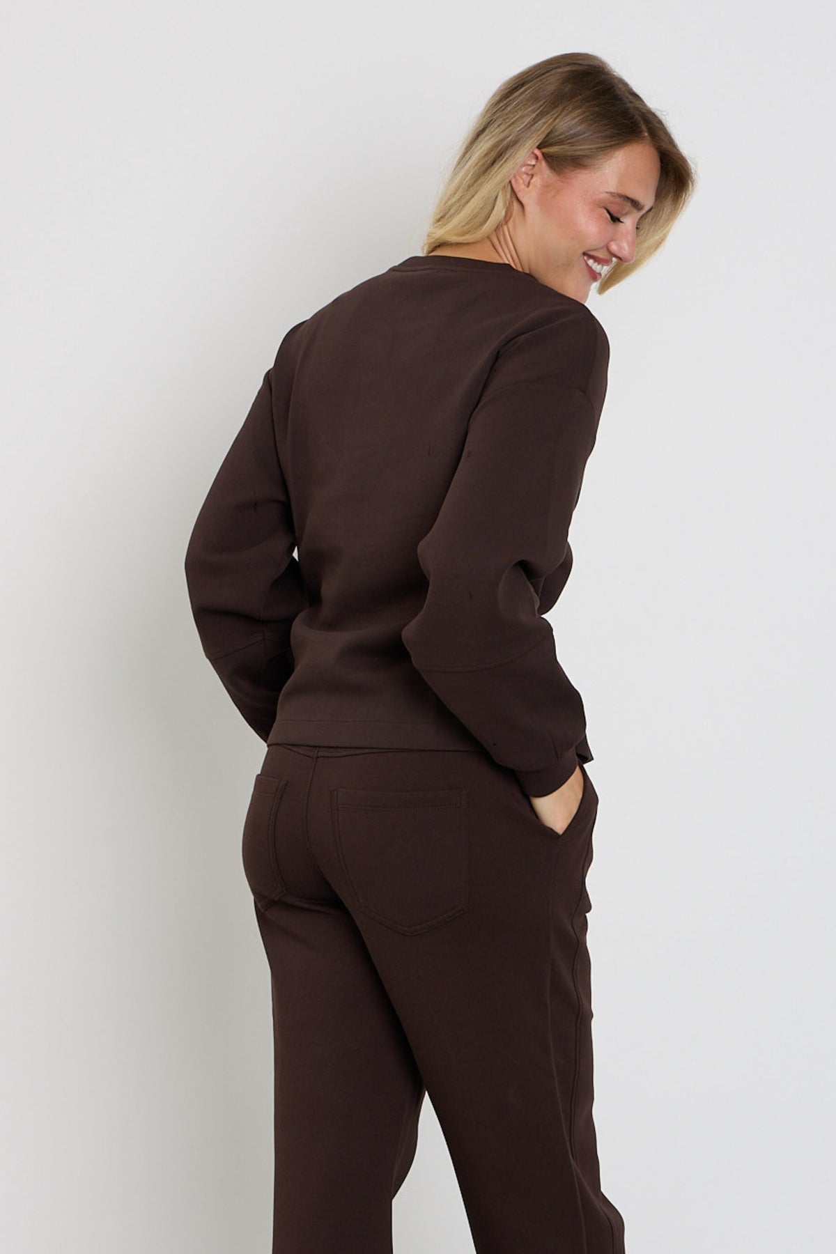 Esprit top Shakira en riem in scuba-espresso, van Red Button, met een stijlvolle en comfortabele pasvorm.