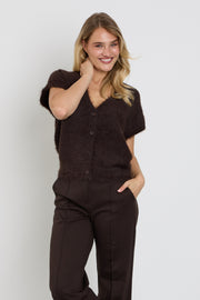 Zwart, mouwloos fuzzy top van Red Button met espresso kleur, zachte textuur en stijlvolle uitstraling.
