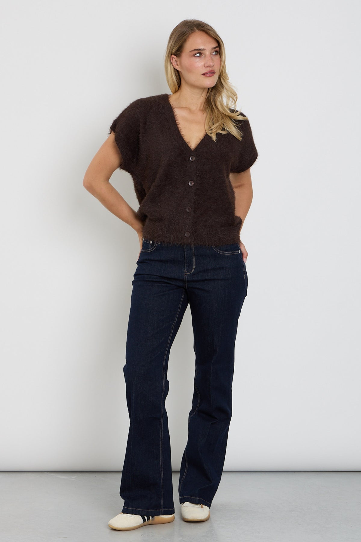 Lange blauwe broek Colette met 5 zakken van Red Button, comfortabele pasvorm, geschikt voor casual dragen.