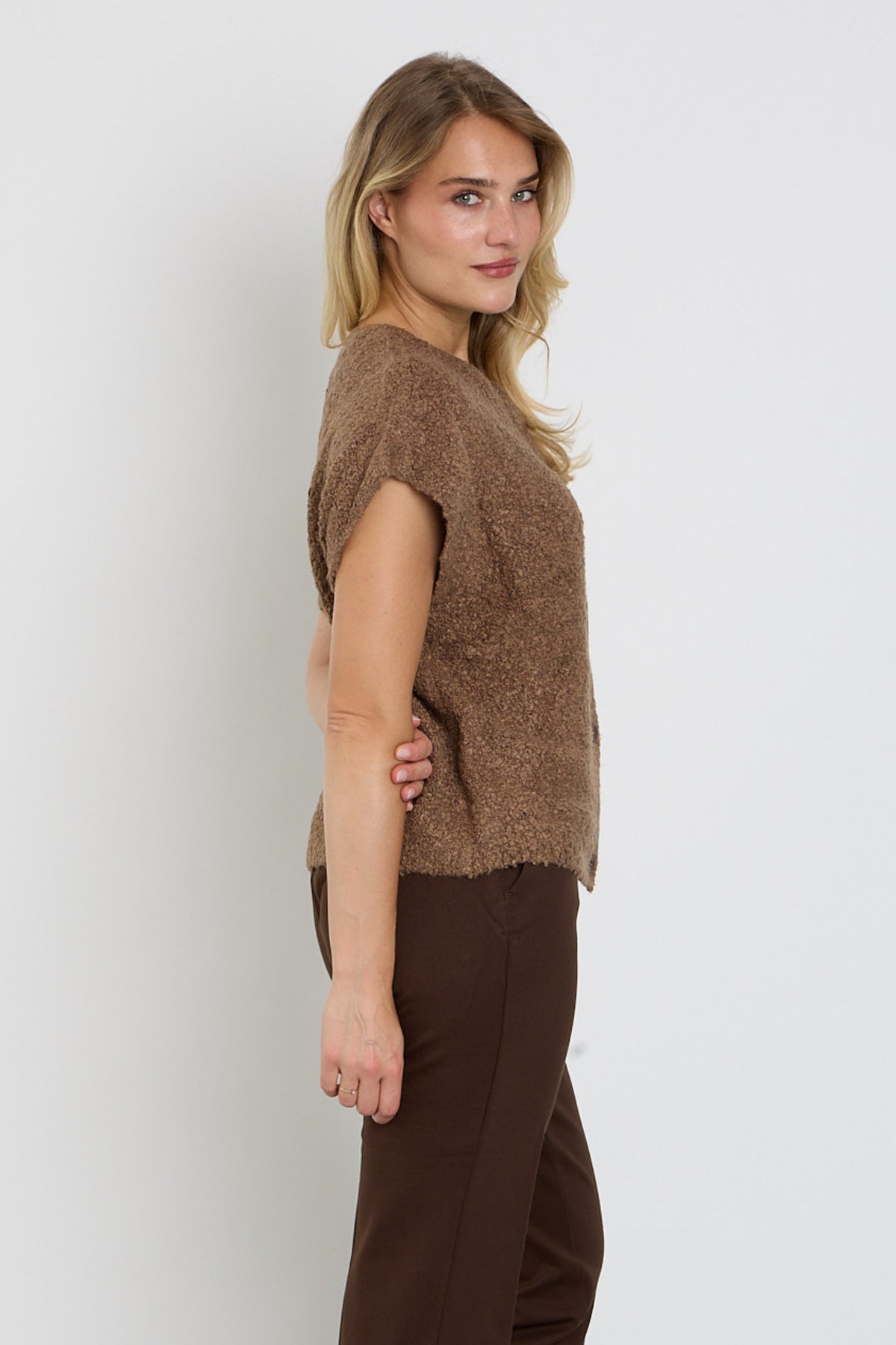 Zwart zonder mouwen gebreide boucle top van Red Button, modieus en comfortabel voor dagelijks gebruik.