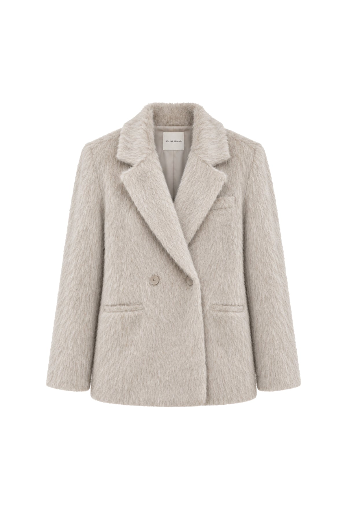 Beige haarblazer Elsa Hairy van Bolina Island met knoopsluiting en reverskraag, gedragen door een model.