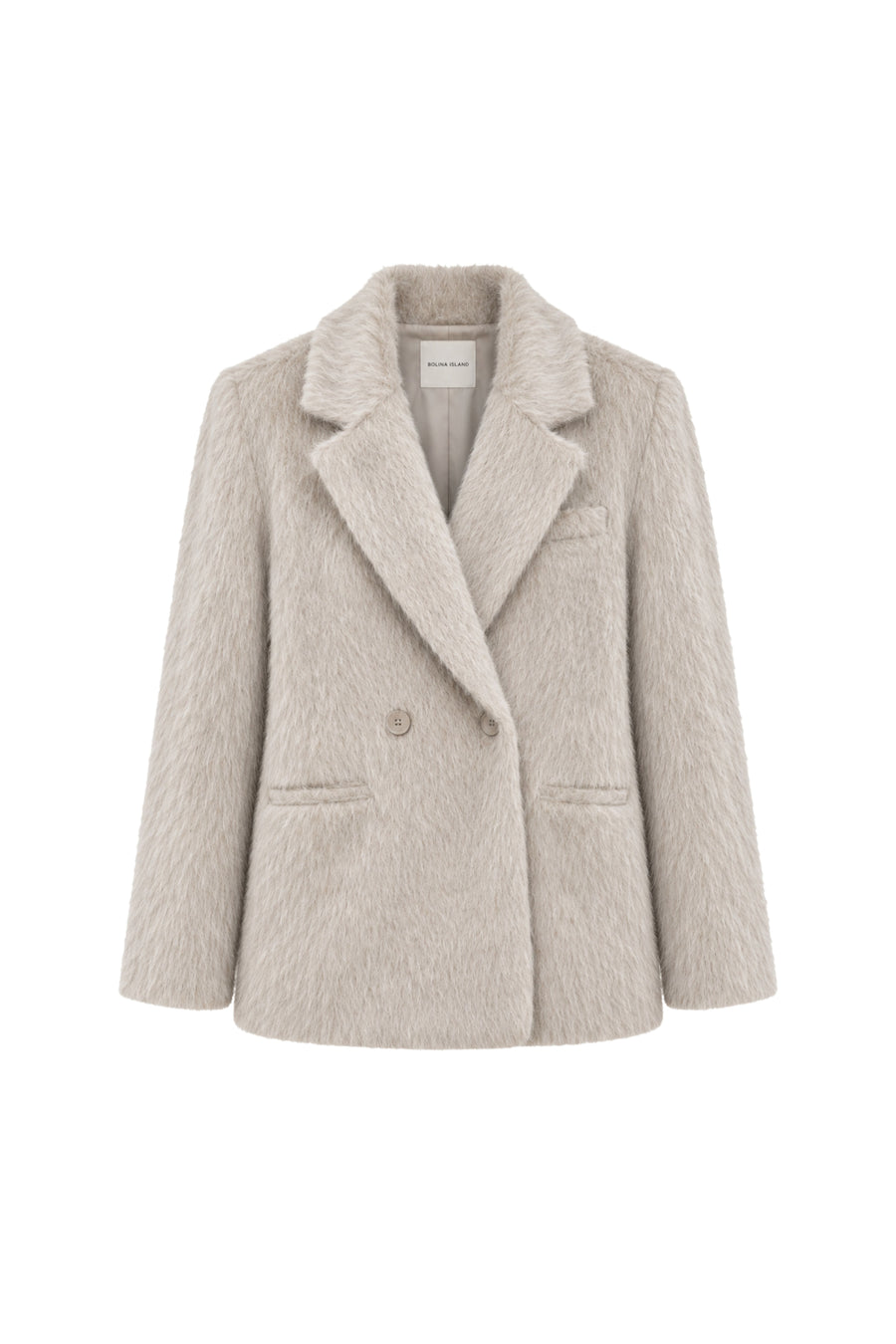 Beige haarblazer Elsa Hairy van Bolina Island met knoopsluiting en reverskraag, gedragen door een model.