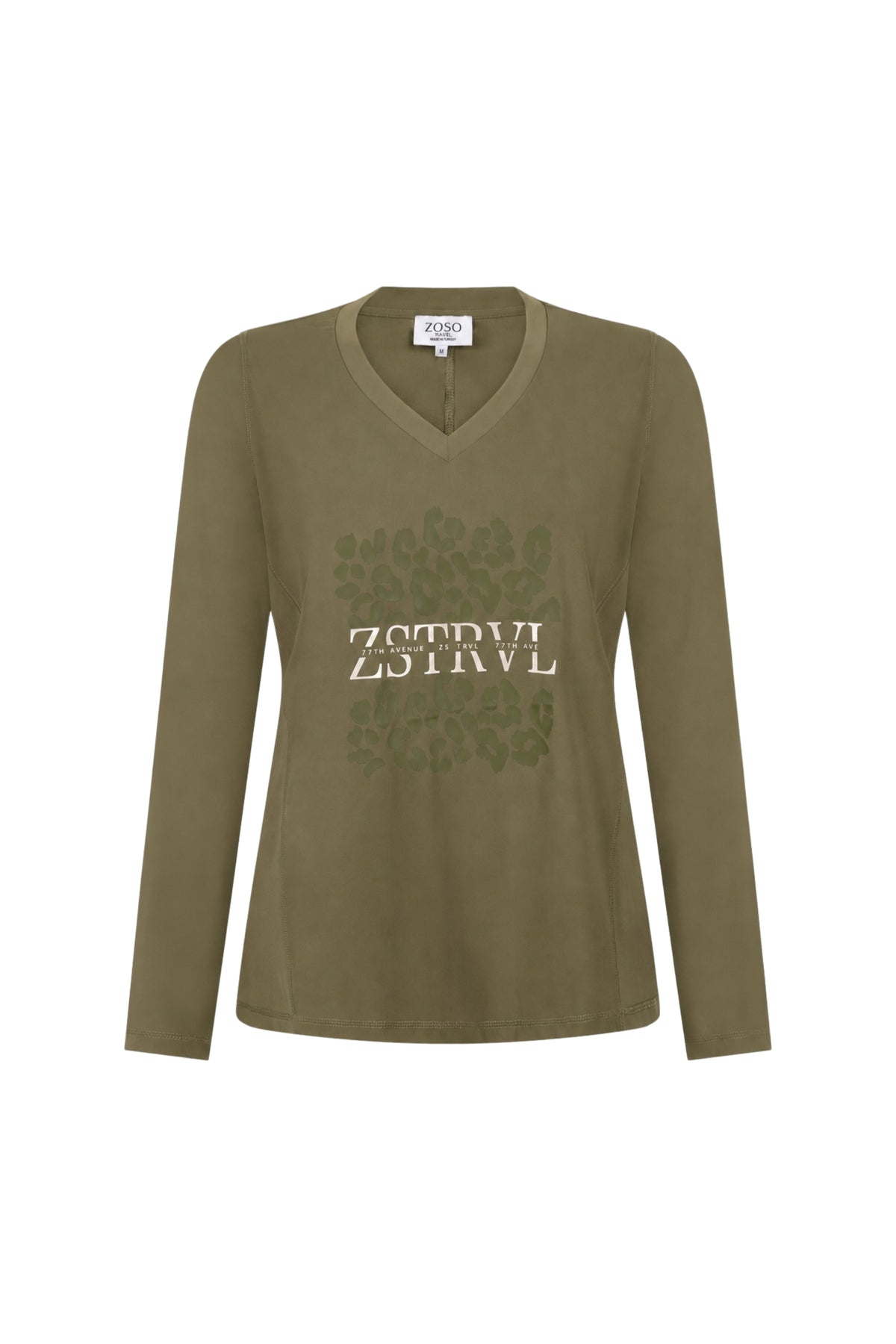 Groene Zoso Travel Top Melissa 265 met comfortabele pasvorm en stijlvolle uitstraling, zichtbaar in de afbeelding.