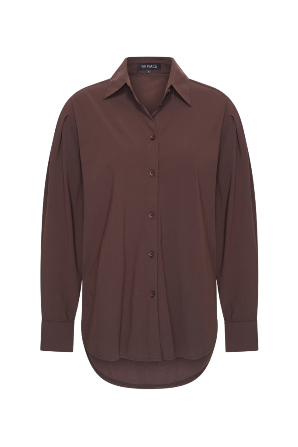 Lichtbruine reisblouse van Mi Piace met roosprint, zichtbaar op de foto, geschikt voor comfort en stijl tijdens reizen.
