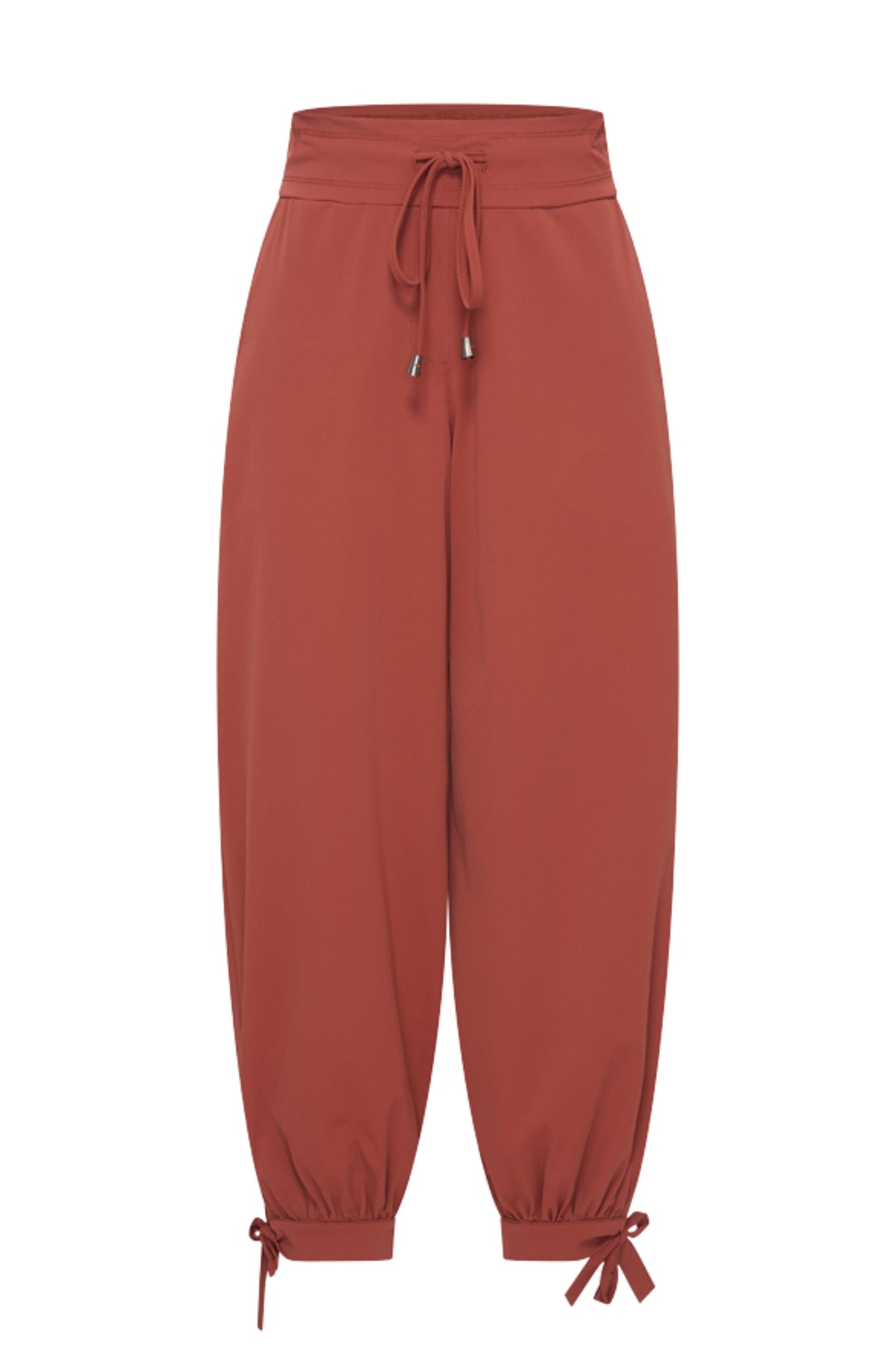Mi Piace reisbroek met ballonmodel en strikdetail in fired brick, comfortabele en stijlvolle broek voor vakantie of dagelijks gebruik.