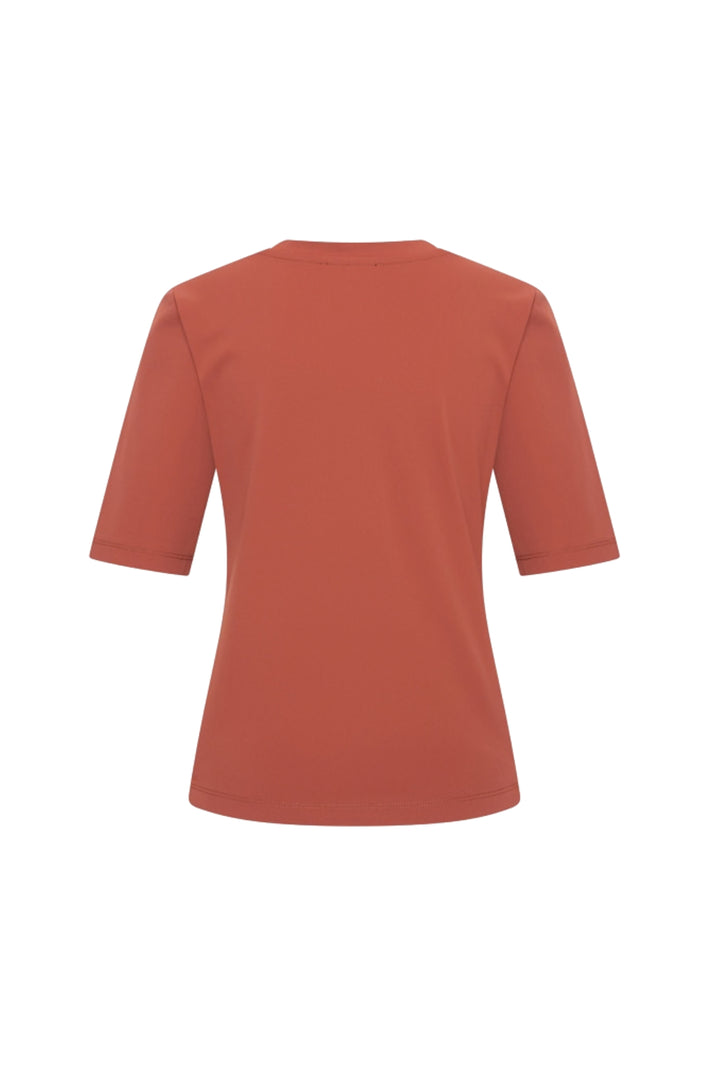 Mi Piace Travel Top Fired Brick, stijlvolle top met vurige roos print, perfect voor casual en zomerse gelegenheden.