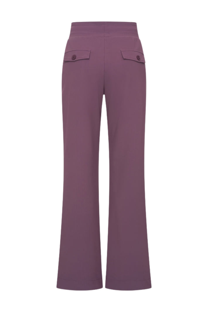 Flared bonded reisbroek van Mi Piace in pruimkleur, comfortabele pasvorm en moderne stijl, zichtbaar op de afbeelding.