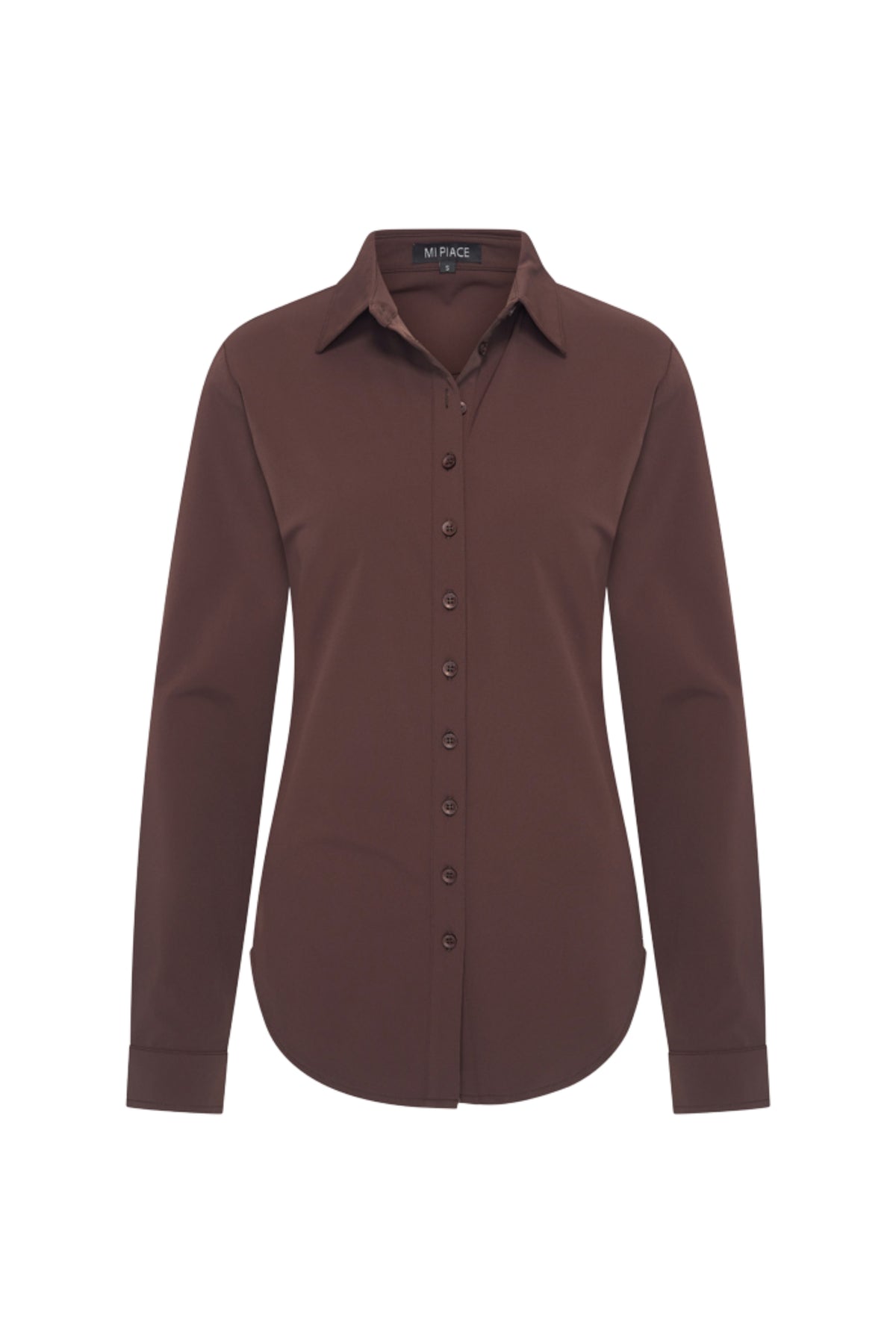 Mi Piace reiskleed met espresso kleur, lichte blouse met roospatroon, geschikt voor comfortabel reizen en casual dragen.