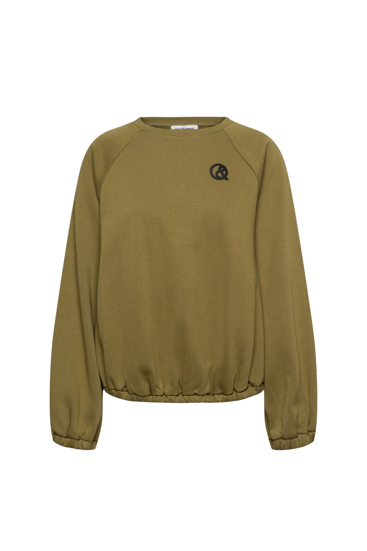 Groene &Co woman Silvy trui in olijftinten met lange mouwen en zachte stof, gedragen door een model.
