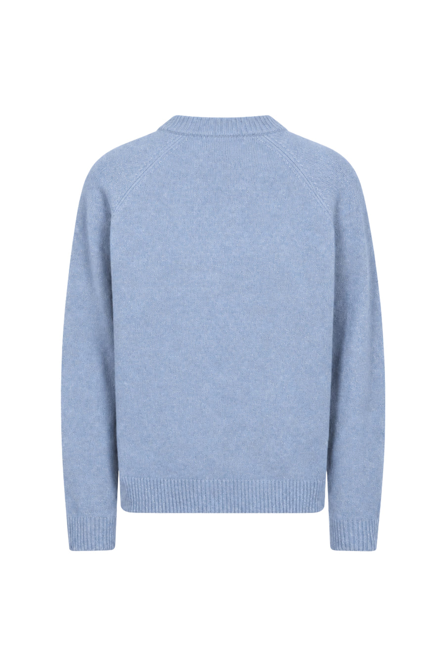 Blauwe chambray trui van Freequent met zilveren details, gedragen door een model, close-up van de stof en pasvorm.