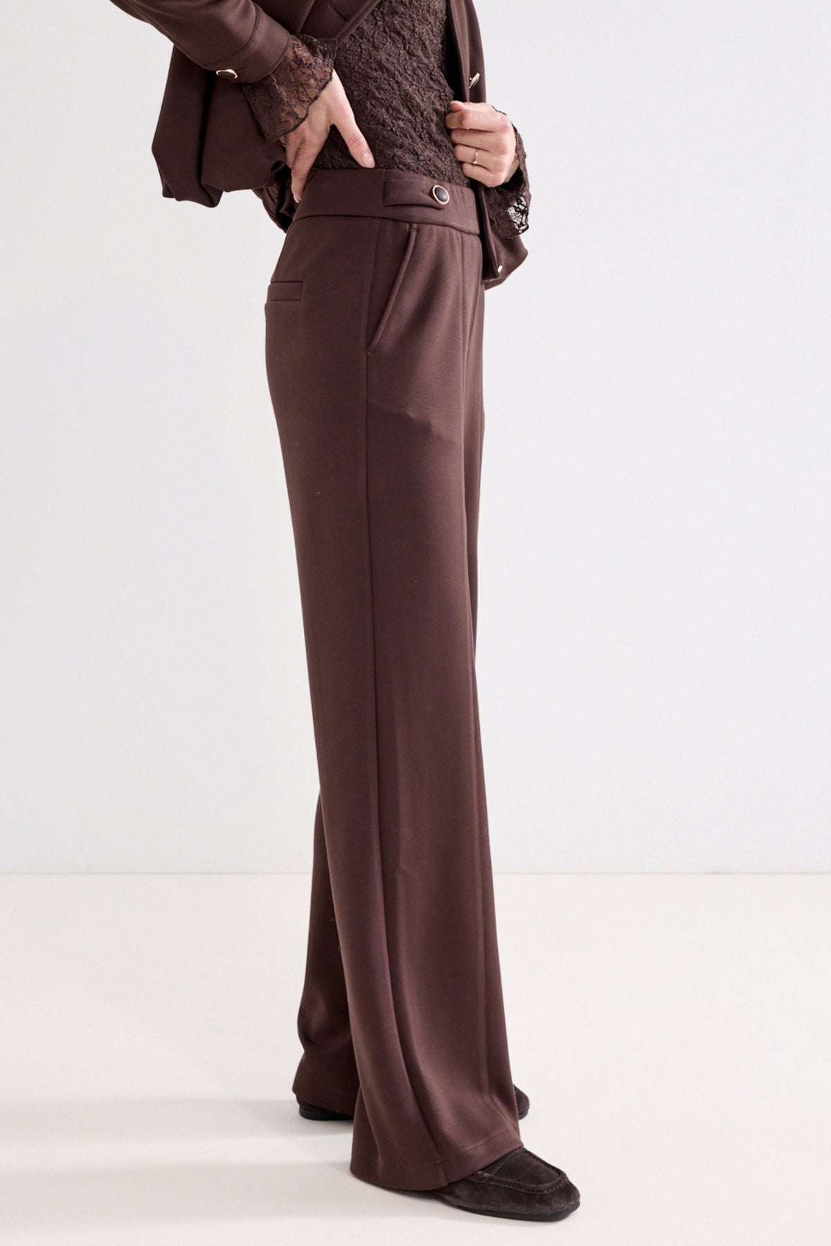 Tramontana technische sweatbroek Cafe Noir C17-22-101, casual sportieve broek met comfortabele pasvorm en elastische taille.