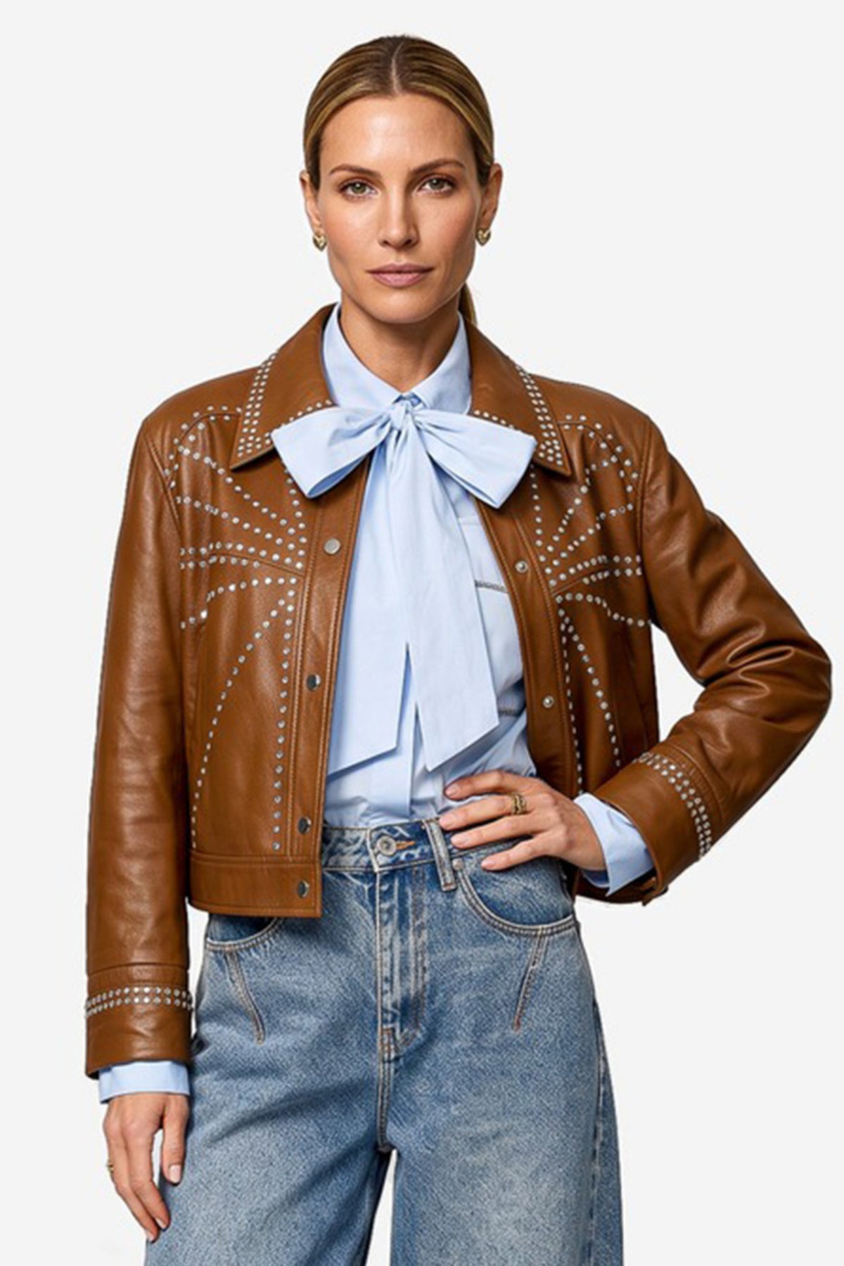 Ibana Jacket Juliet Soft Toffee, zachte damesjas in toffeekleur met klassieke kraag en lange mouwen