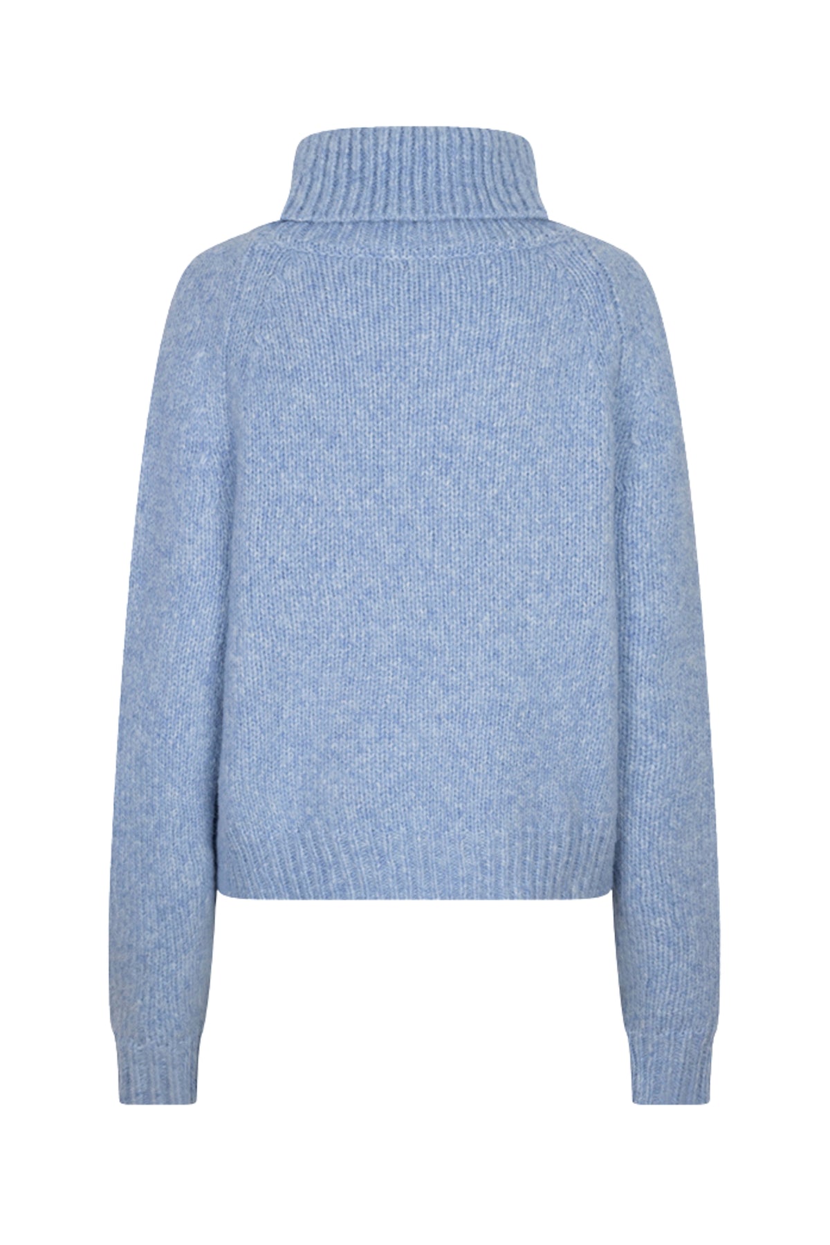 Blauwe open trui van EsQualo in Big Sky Blue, gedragen door een model, met een losse pasvorm en grote openingen aan de voorkant.