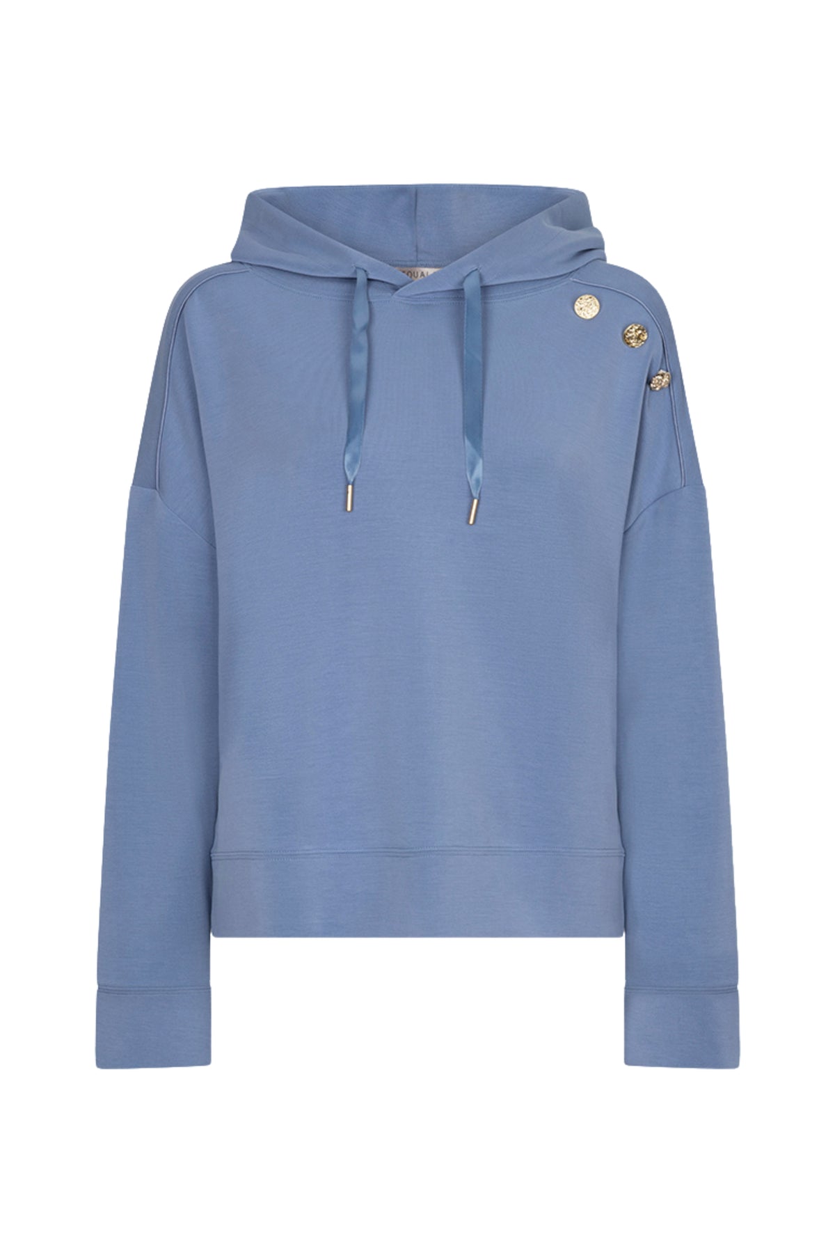 Donkerblauwe sweater met sierknopen van EsQualo, W26.05706, getoond op een model met gedetailleerde close-up van de knopen.