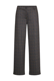 Taupe en zwarte broek van Freequent Fqnaduva Desert met een losse pasvorm en elastische taille, zichtbaar in de afbeelding.