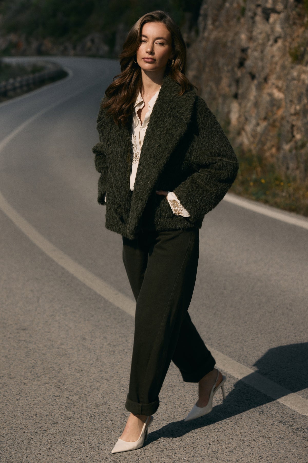 Nukus Jacket Halle Moss NKF13109, groene waterdichte jas met capuchon en ritssluiting, perfect voor outdoor activiteiten.