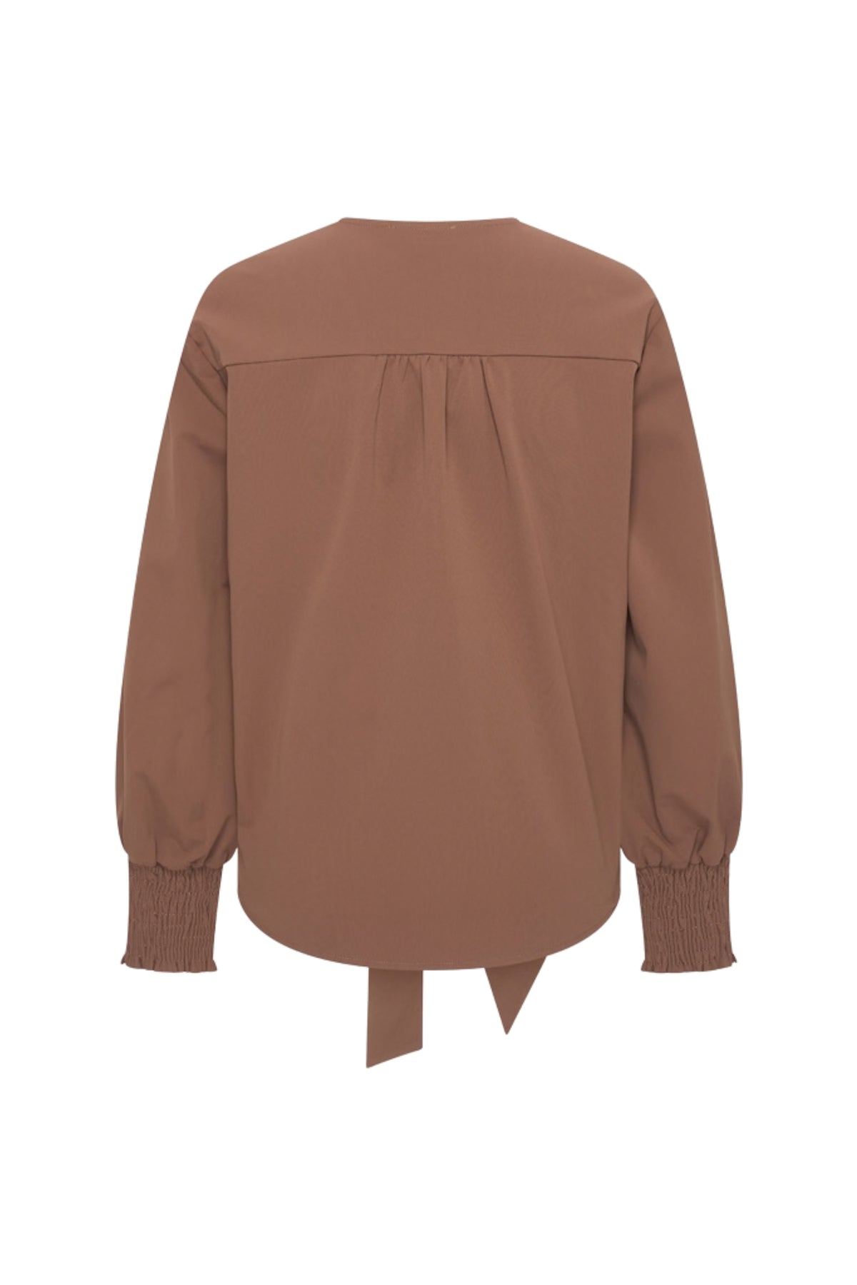 Mi Piace Travel Top met knoopdetail in chestnut kleur, zijaanzicht met stijlvolle pasvorm en modieuze details.