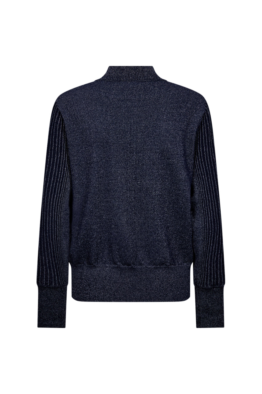 Donkerblauwe freequent Fqbisolo trui met ronde hals en lange mouwen, gedragen door een model.