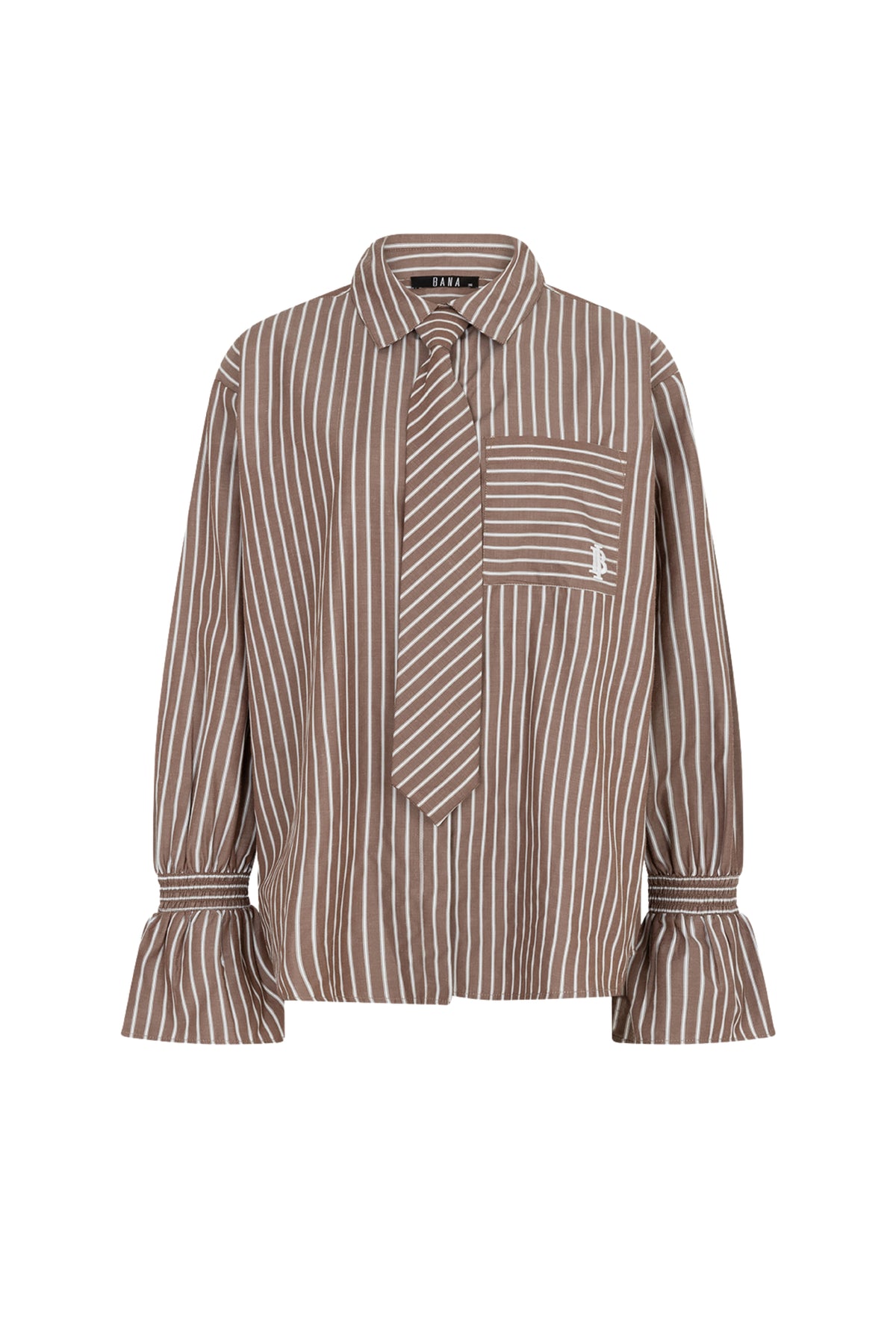 Bruine blouse Talya Tie voor kantoor van Ibana, met strikdetail en stijlvolle pasvorm, gedragen door een model.