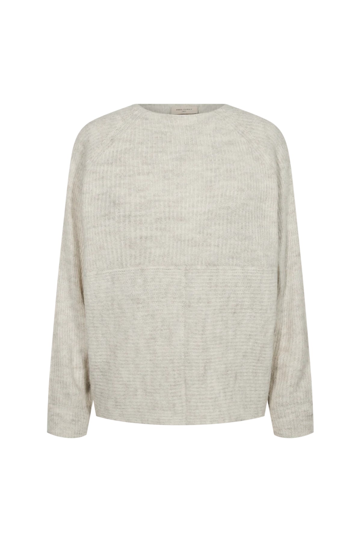 Freequent Fqwrappy trui in Moonbeam Melange, zichtbaar op een model dragen