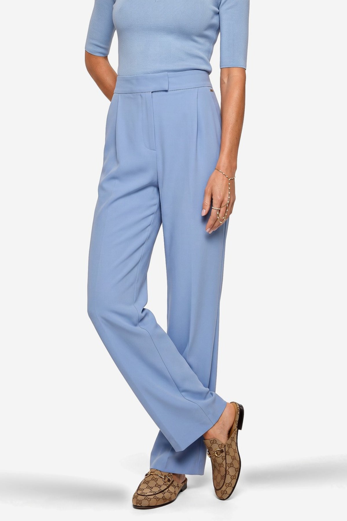 Ibana Penta broek in zachtblauw denim met rechte pijpen