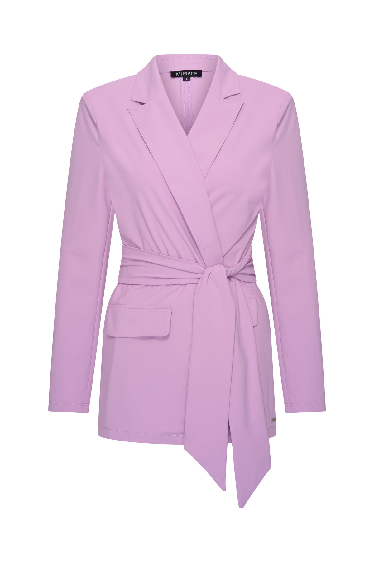 Lichtpaarse travel blazer van Mi Piace met riem, getoond van de voorkant, stijlvolle en comfortabele damesjas