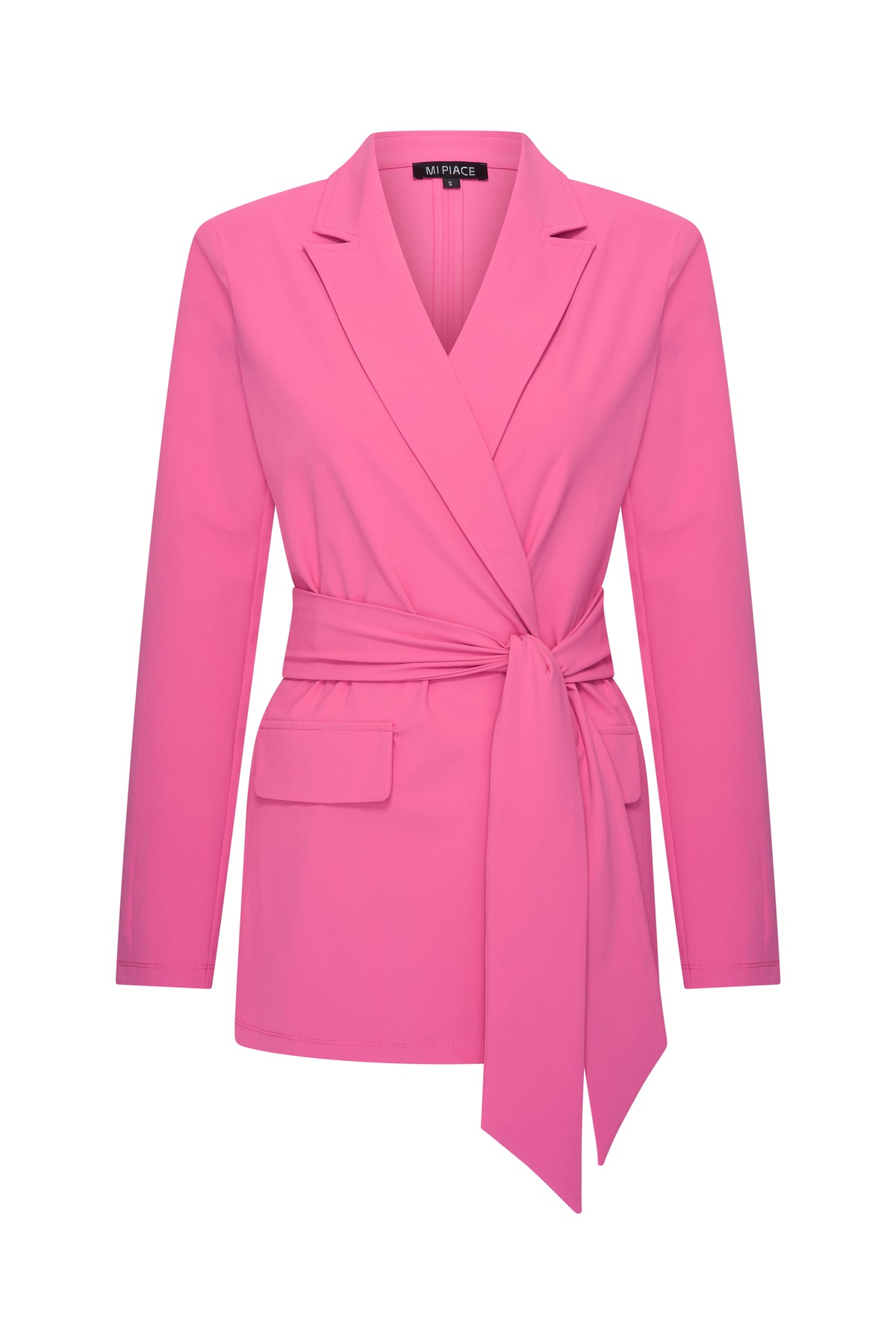 Roze reisblazer met tailleband van Mi Piace, getoond van de voorkant, stijlvolle en comfortabele damesreiskleding