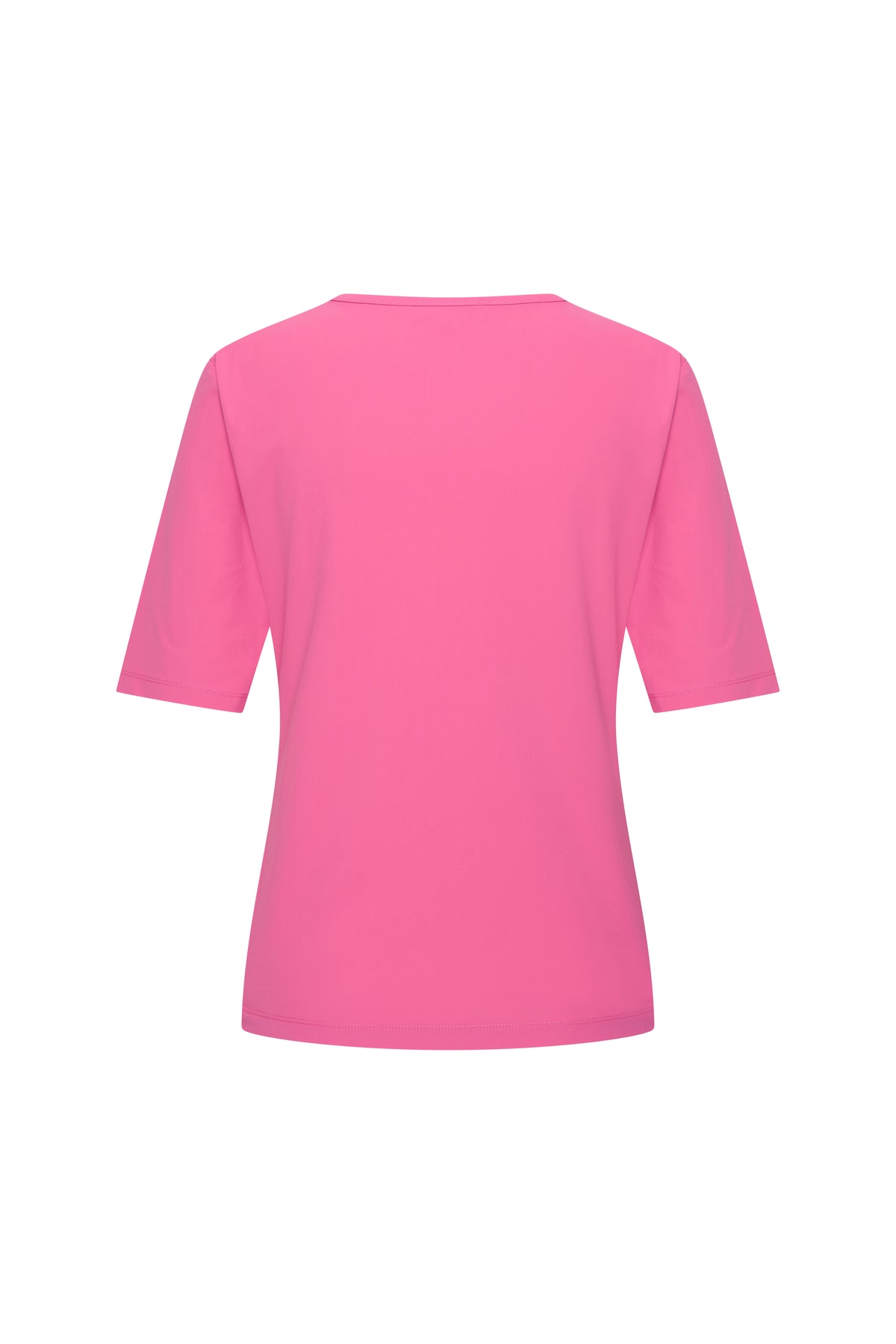 Lichtroze travel top met kanten details van Mi Piace, weergegeven op een model, met een casual en elegante uitstraling.