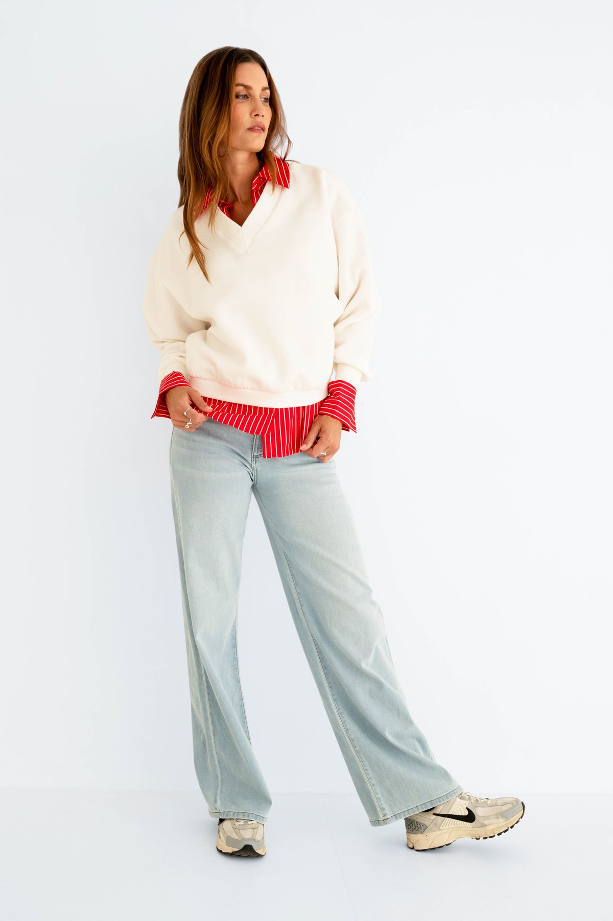 Offwhite Maicazz & Zizo Sweater Sarai met lange mouwen en ronde hals, zachte en comfortabele damestrui.