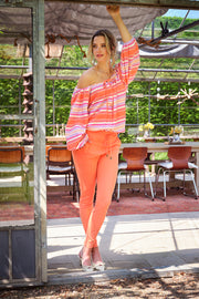 Lichte Coral Travel Broek van Mi Piace met elastische taille en comfortabele pasvorm, ideaal voor reizen en dagelijks gebruik.