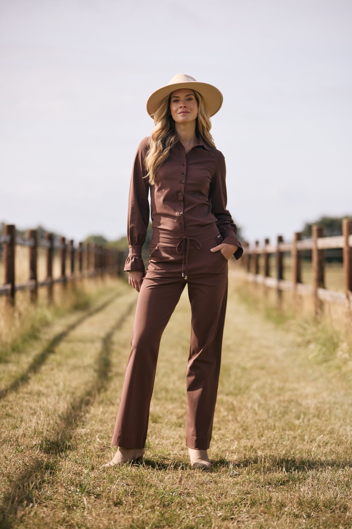 Mi Piace Travel blouse in mahoniekleur, stretchmodel met lange mouwen unerquicklich